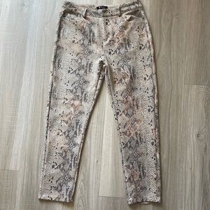 Vintage Michel snake print super soft stretch cropped pants ✨🙌🏻